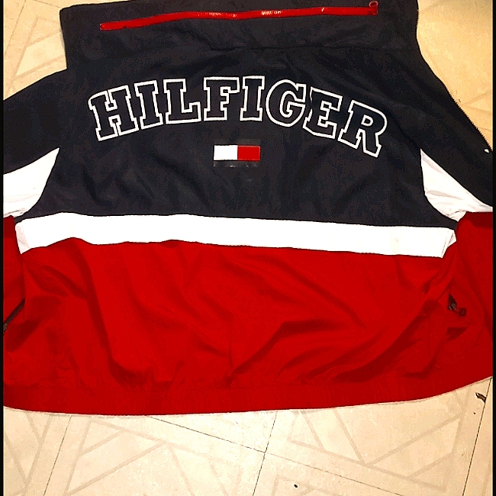 Tommy Hilfiger logo back windbreaker w/zip hood